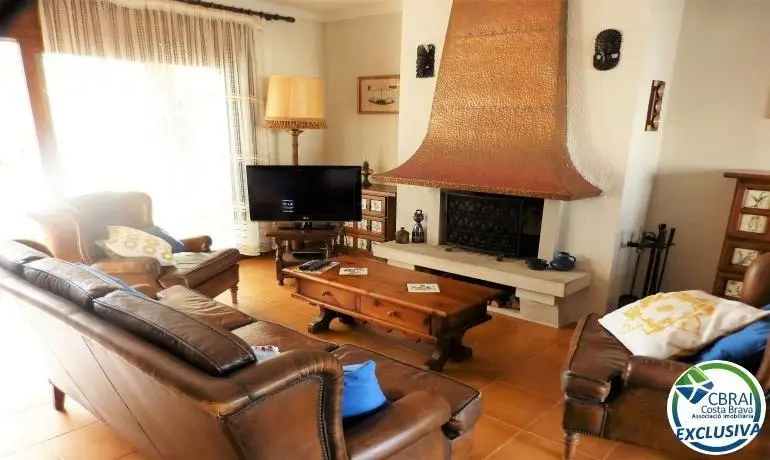 Casa en Port Moxo Empuriabrava con Terraza y Amarre