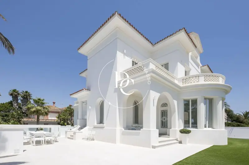 Chalet de Lujo en Sitges con Vistas al Mar