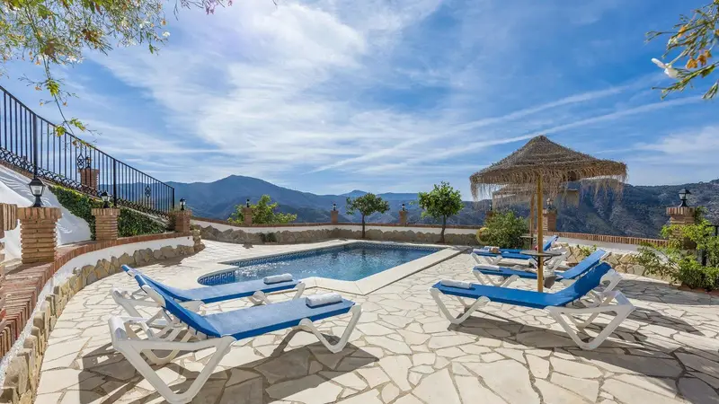 Casa Rural con Piscina Privada y Vistas Panorámicas