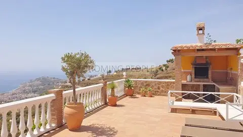 Casa-Villa de 3 Dormitorios en venta Almuñécar, España