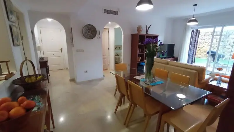 Apartamento en venta Elviria 2 dormitorios 2 baños jardin privado
