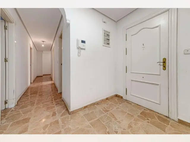 Piso de 5 Dormitorios en venta Torrevieja, España