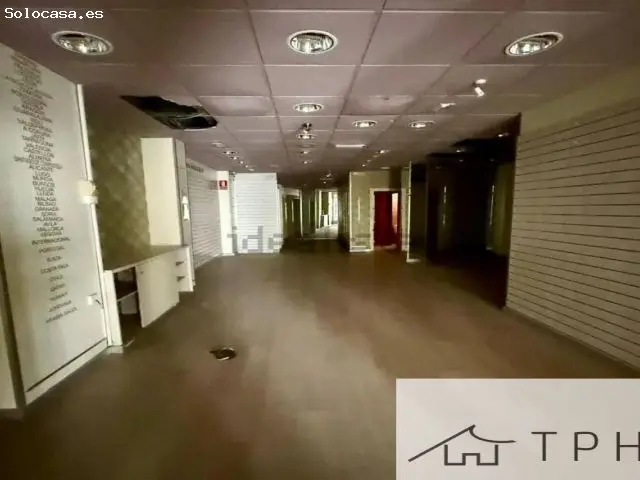 Local Comercial en Venta en Almería Centro
