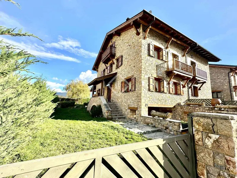 Chalet en Bellver de Cerdanya 265m2 con Jardin 400m2