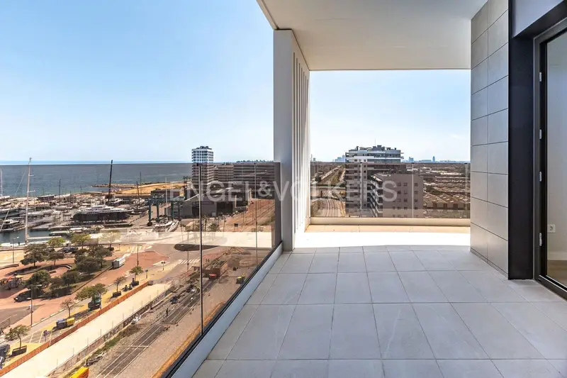 Apartamento en Badalona Playa Obra Nueva con Parking y Piscina