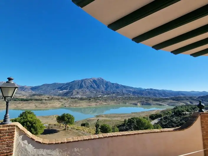 Villa de Lujo 6 Dormitorios con Vistas al Lago