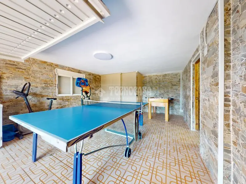 Chalet independiente Montecalderon piscina cubierta