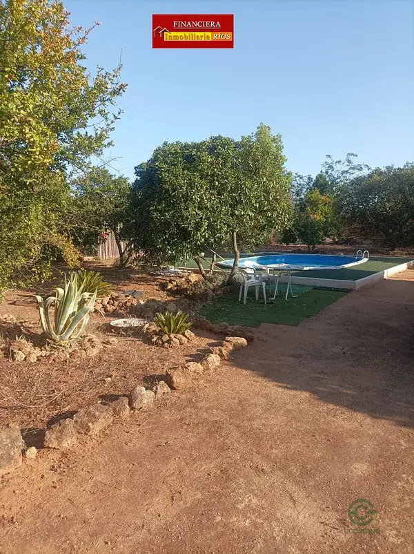 Parcela Rustica en Alcalá de Guadaira con Piscina