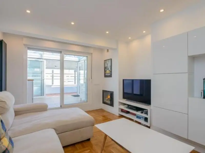 Atico Reformado en Oviedo Centro 3 Dorm 2 Baños Terraza