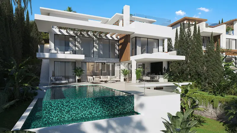 Villas de Lujo con Ascensores en Estepona