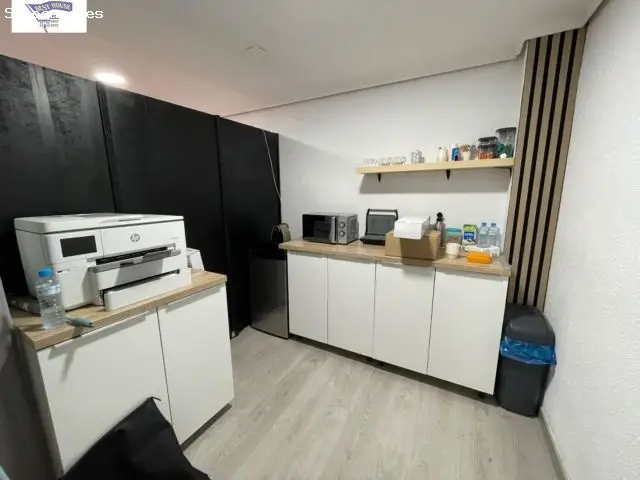 Oficina en Albacete Centro 70m2 Dos Banos Ascensor