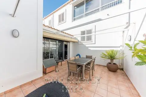 Casa Adosada en San Jose Ibiza 3 Dormitorios 2 Banos Jardin Terraza