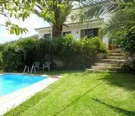 Chalet en venta Jimena de la Frontera con piscina y jardin