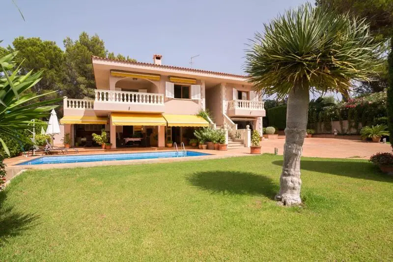 Villa en Cala Provencals Mallorca 5 Dormitorios 2 Baños Piscina