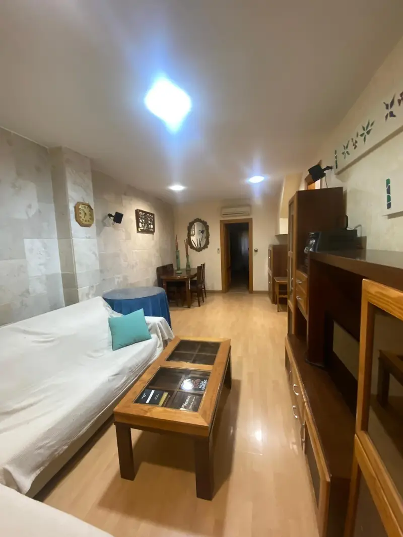 Casa en Venta en Novelda con Terraza y 3 Habitaciones