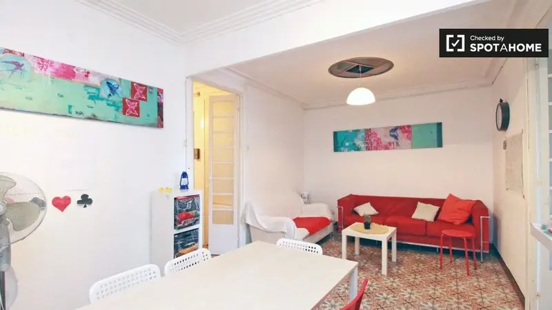 Apartamento 5 Dormitorios 2 Ba	nos Barcelona