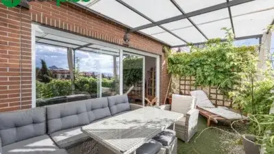 Casa en venta en Granada 3 dormitorios 2 baños Jardin Garaje