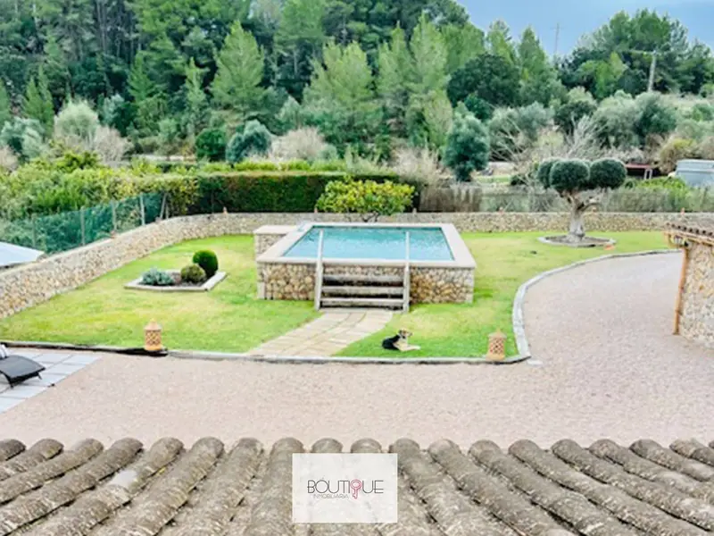 Finca Rústica en Calvià con Vistas Panorámicas y Piscina