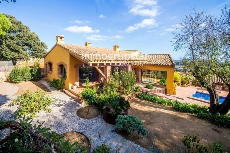 Chalet en Venta Mont ras Girona