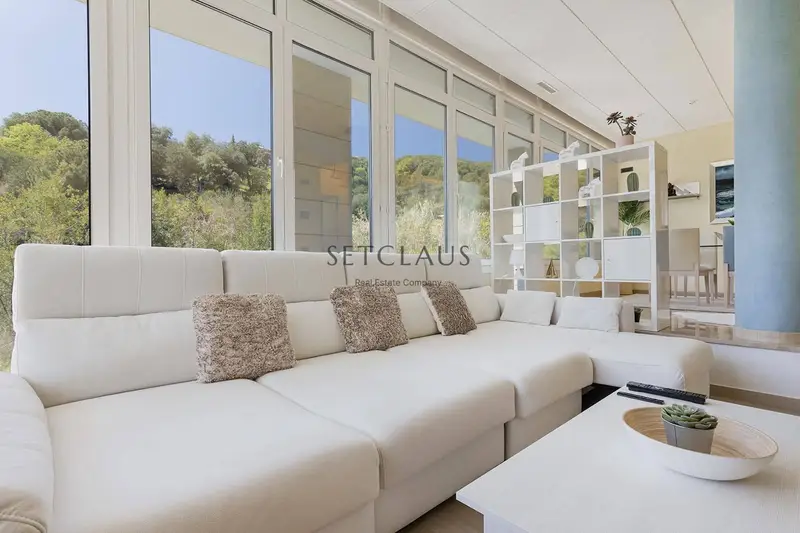 Chalet en Alella con 5 habitaciones y jardín