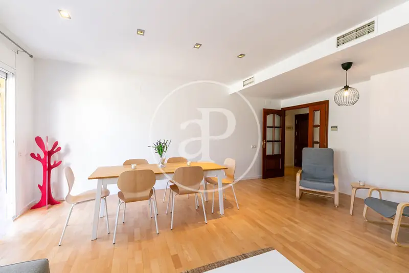 Piso estudiantes Gràcia 4 habitaciones amueblado