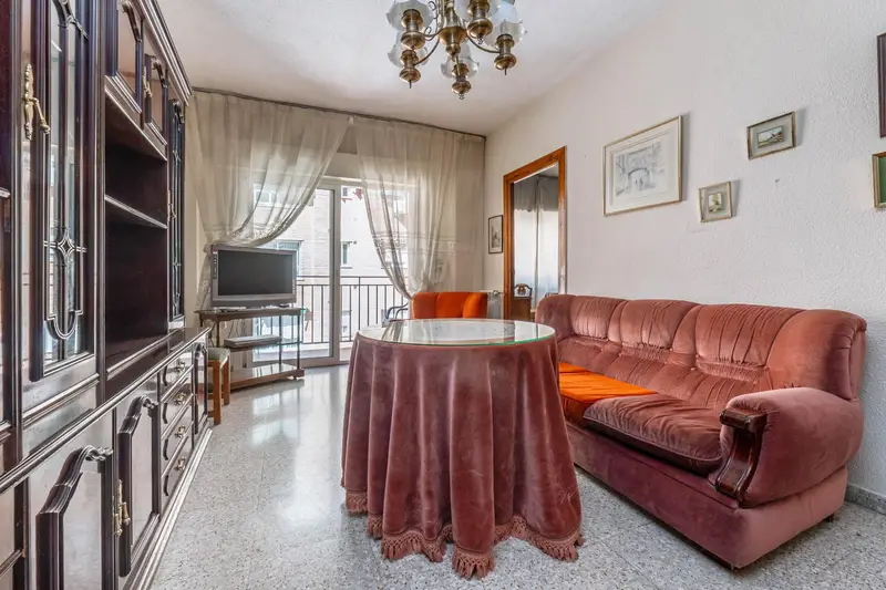 Venta Piso con Terraza en Granada -  Oportunidad Inmejorable