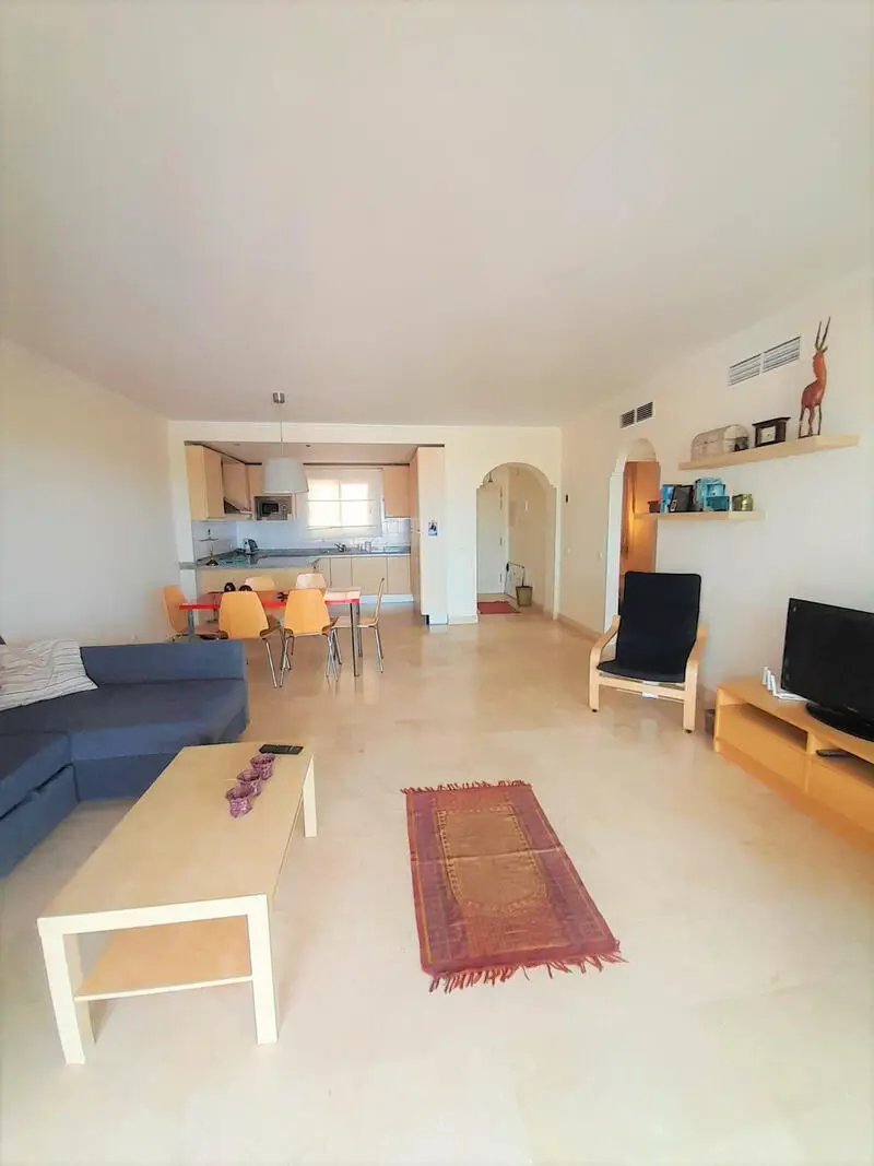Apartamento en Calahonda con Vistas al Mar