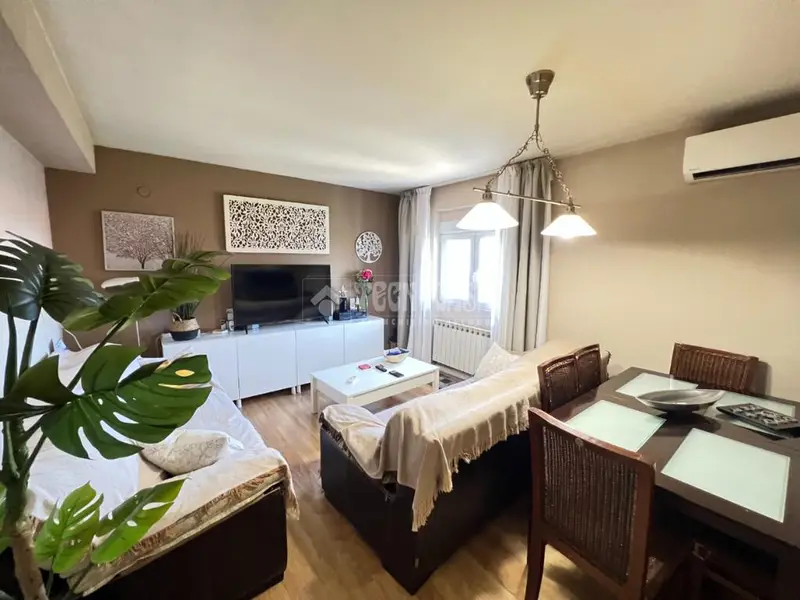 Piso en venta Moratalaz Amueblado 2 dormitorios terraza
