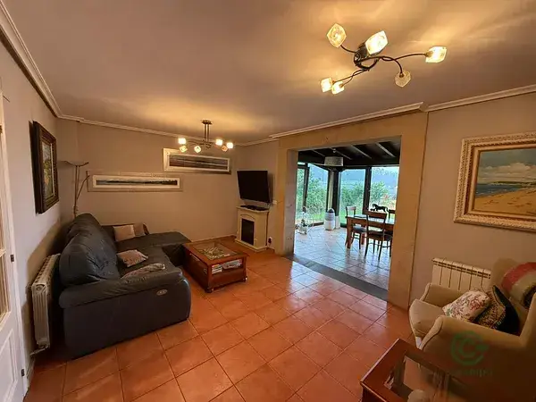 Chalet Pareado en Pontejos con Vistas a la Bahia de Santander