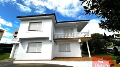 Chalet en Venta Valdenoja-La Pereda Cerca de la Playa
