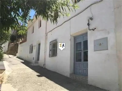 Casa Adosada en Frailes Jaén 3 Dormitorios Jardin Terraza
