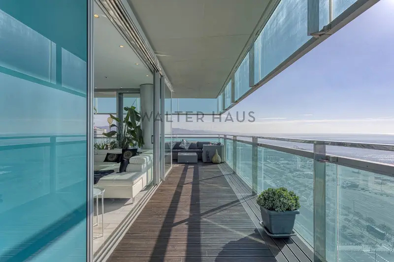 Piso en venta en Diagonal Mar con vistas al mar