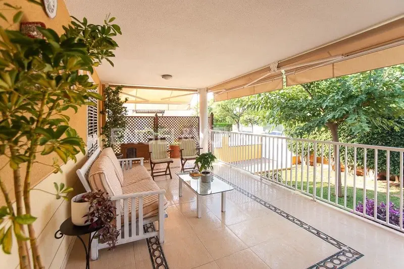 Chalet en Benicassim con Piscina y Barbacoa Cerca de la Playa