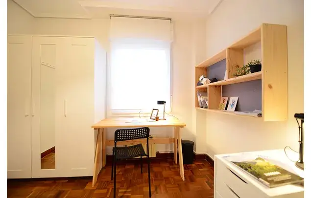 Habitacion amueblada 110m2 Bilbao Estancia 3-18 meses