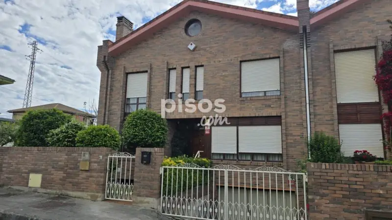 Chalet en Venta en Tanos Torrelavega