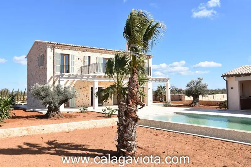 Chalet en venta en Mallorca  Lujo y comodidad cerca de la playa