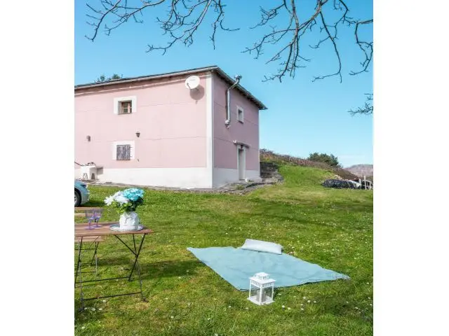 Casa Rural en Valdés:  Retiro Perfecto en la Montaña