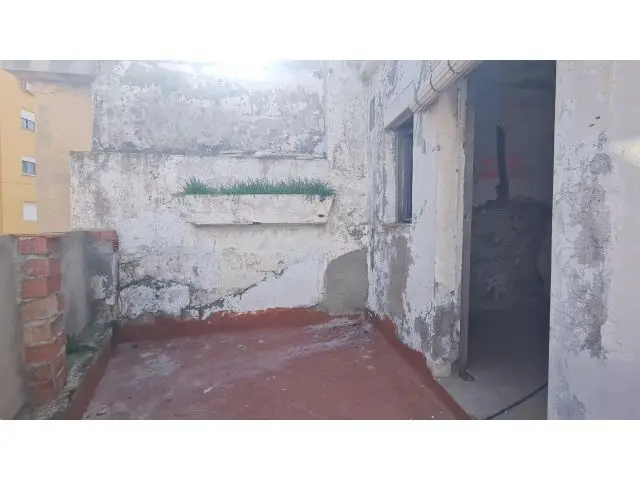 Casa de 196m² para Reformar en La Línea de la Concepción