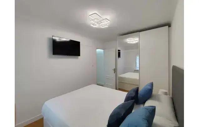 Habitacion en Miraflores de la Sierra Calle de Tucan