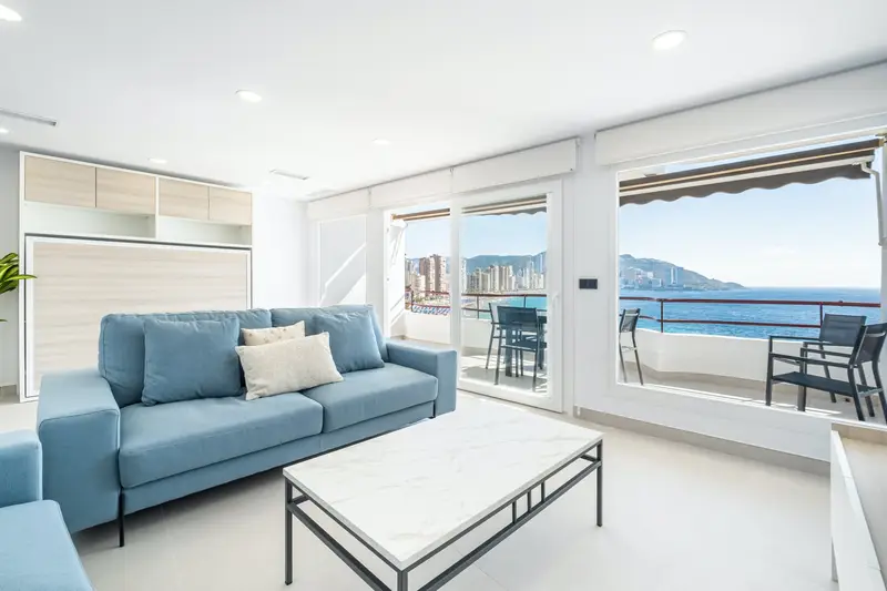 Apartamento con Vistas al Mar en Benidorm 2 Dormitorios Alquiler