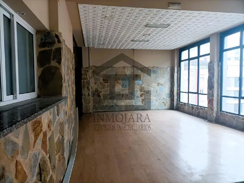 Venta Local Comercial con Garaje en Vigo