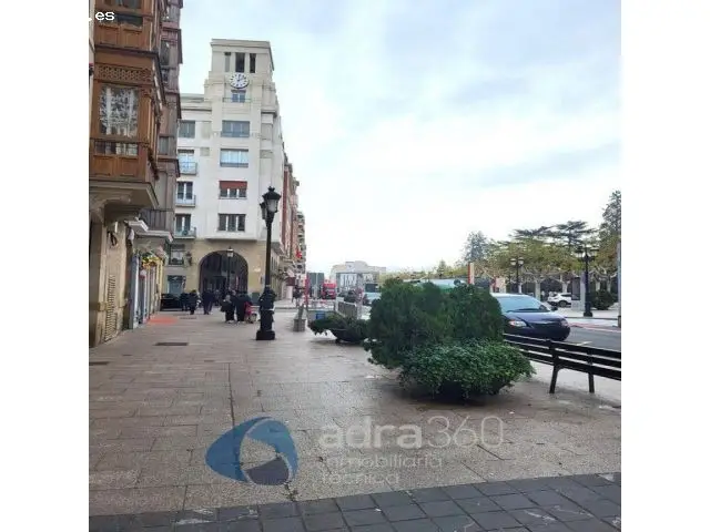 Local Comercial en Alquiler Logroño 500m2 Tres Alturas
