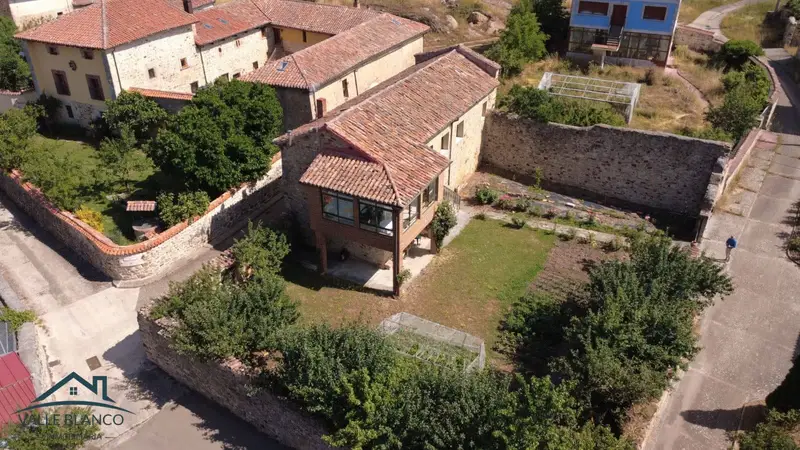 Casa Rural en Puentetoma Palencia con Gran Terreno y Vistas