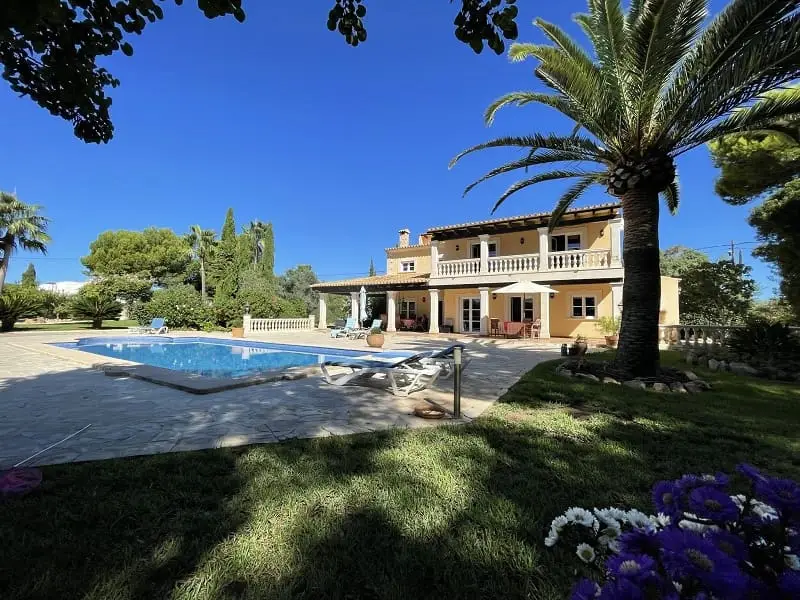 Chalet de Lujo en Cala Pi con Vistas al Mar