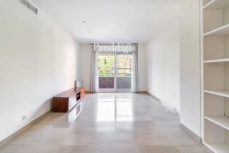 Piso en Coll Fava 3 habitaciones 2 baños garaje