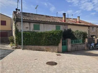 Casa en Pueblo cerca de Madrid, Ideal para Entrar a Vivir