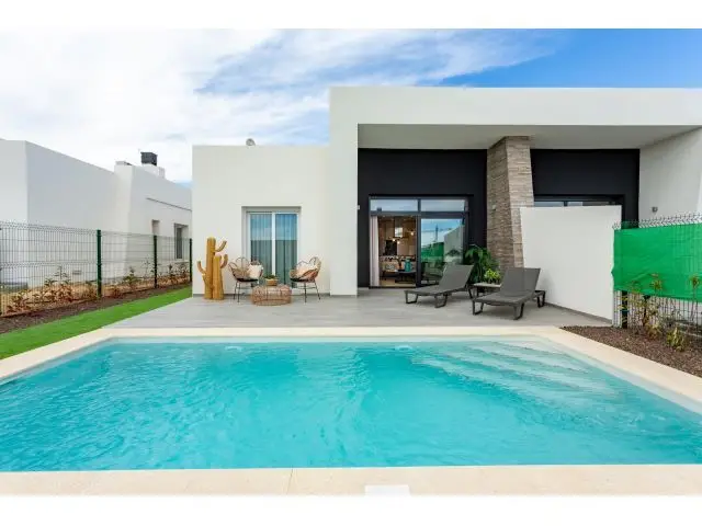 Bungalows y Apartamentos en Venta en Algorfa Alicante