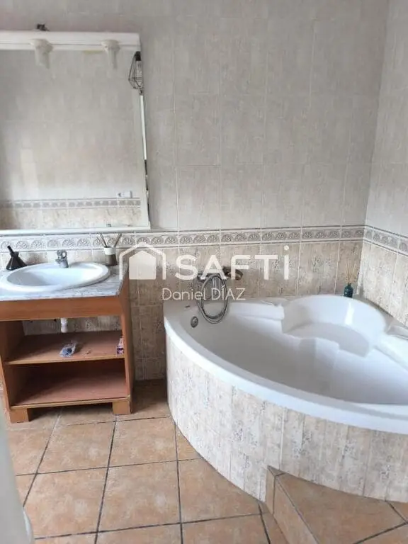 Chalet en Vacarisses con 3 Dormitorios y Terraza