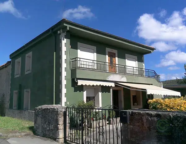 Casa en Torrelavega 5 Dormitorios 2 Baños 25000m2
