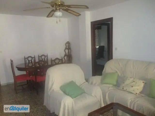 Alquiler piso estudiantes Nueva Andalucia 3 dormitorios 2 baños
